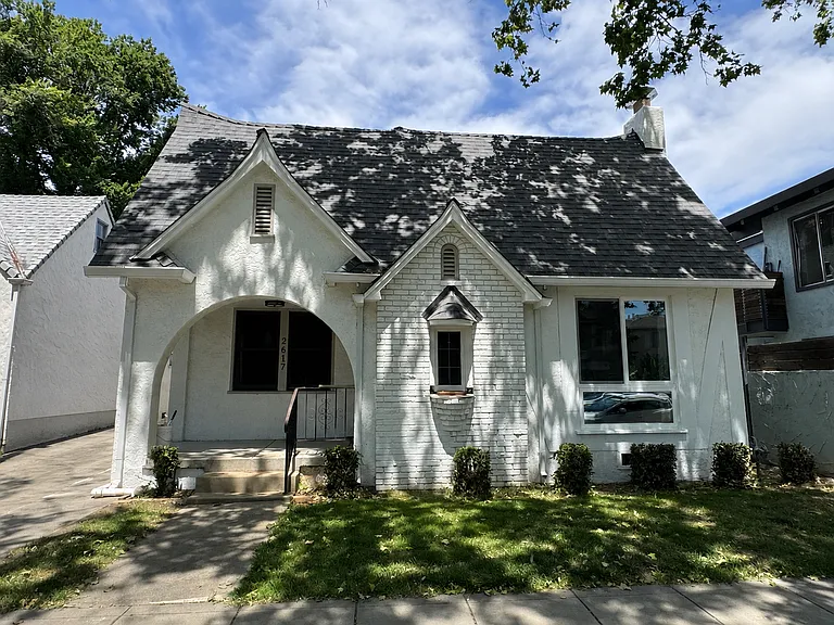 2617 T St — Photo 1