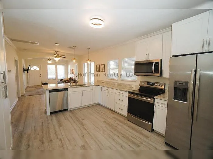 2511 W Fig St — Photo 5