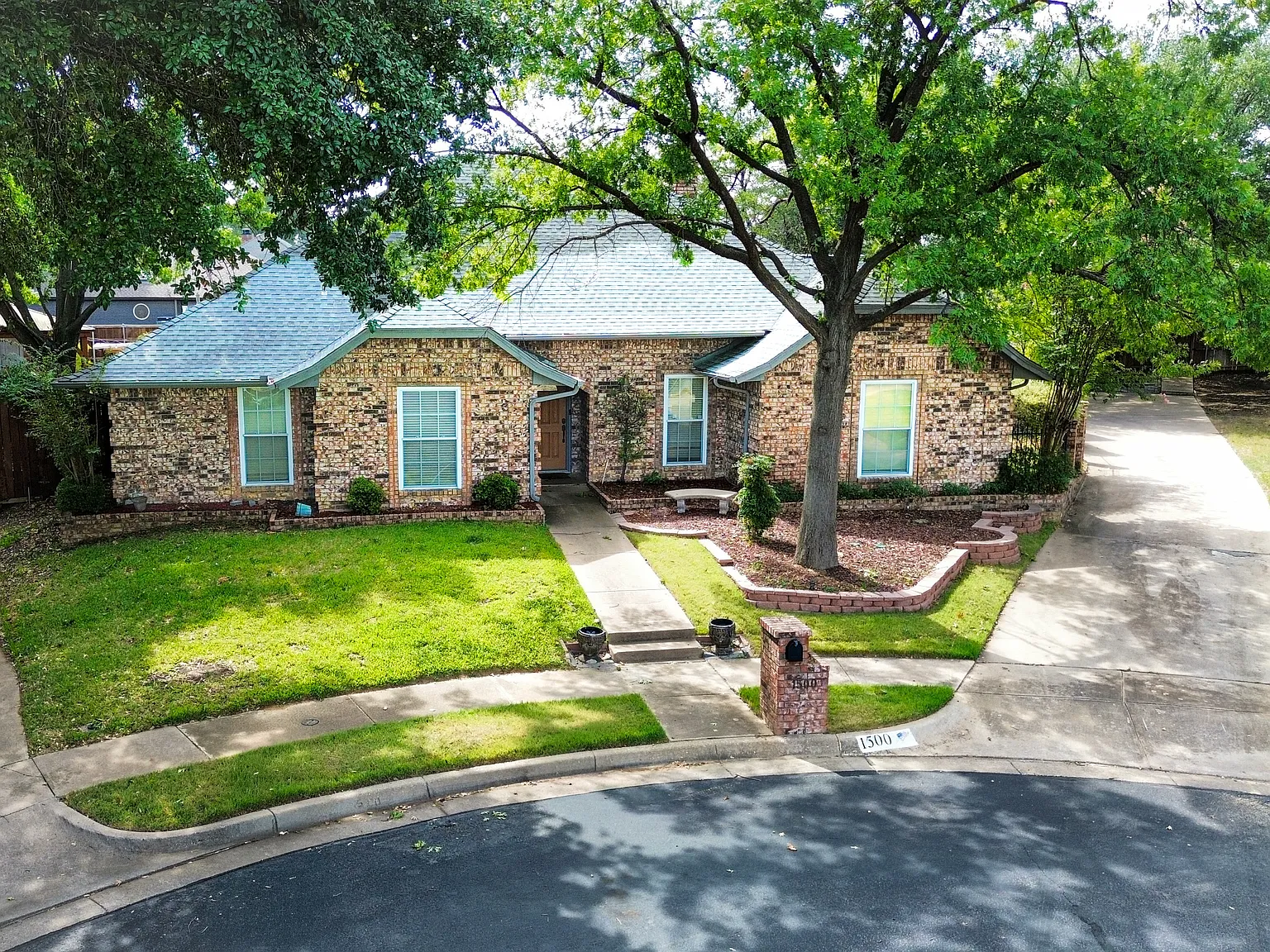 4 bed, 2386 sqft, $3,500 — Photo 1