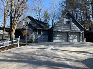 590 Lazy River Ln, Ellijay, GA 30536