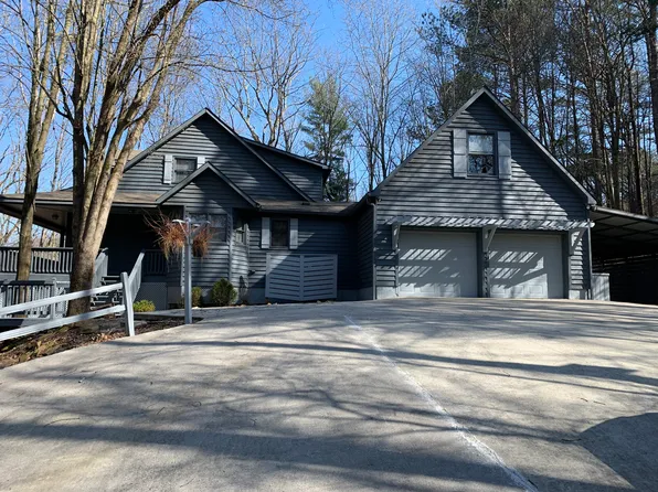 590 Lazy River Ln, Ellijay, GA 30536