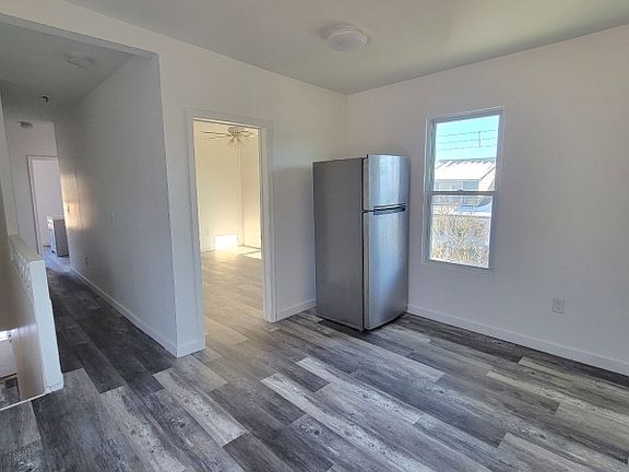 3rd image of 394 Lincoln St