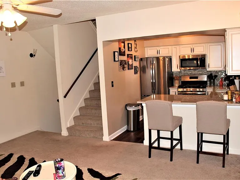 561 Kristy Ct — Photo 4