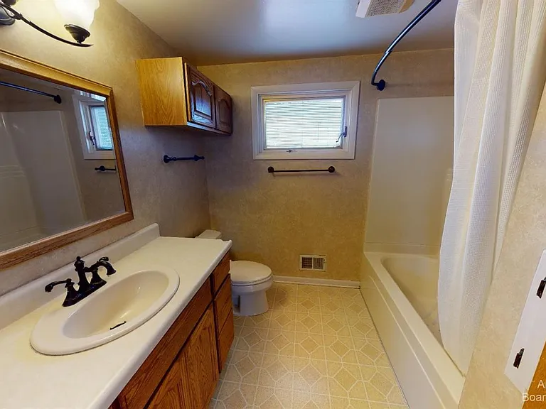 2235 Prairie St — Photo 18