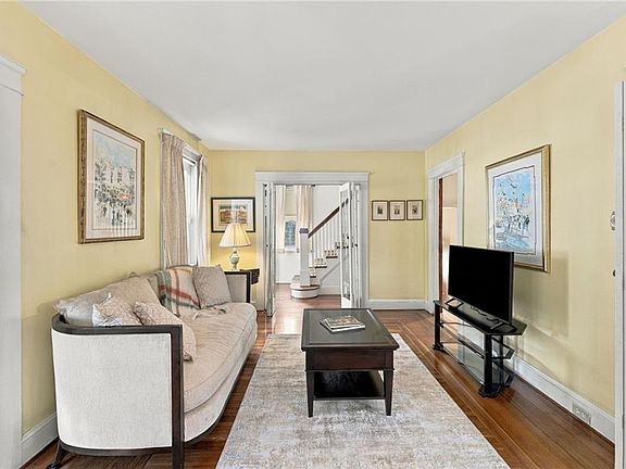 4th image of 281 River Ave