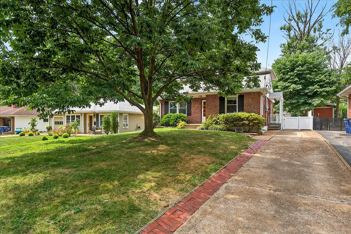 4 bed, 2029 sqft, $3,000 — Photo 2