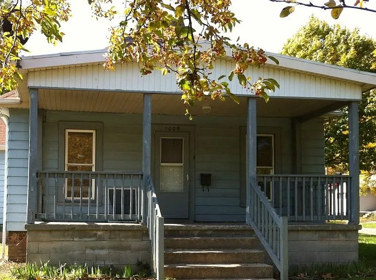 1009 N Walnut St photo 1