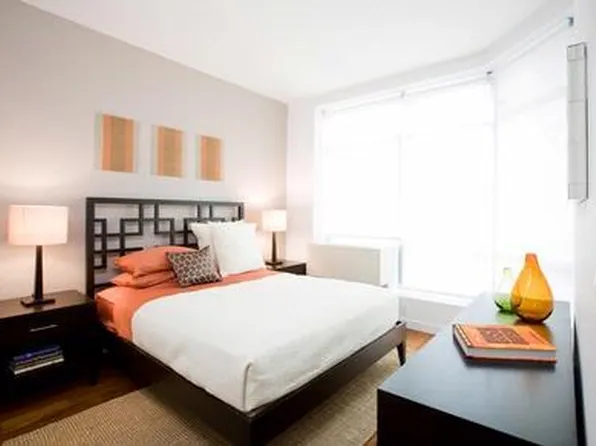 127-129 Meserole Street image 1 of 6