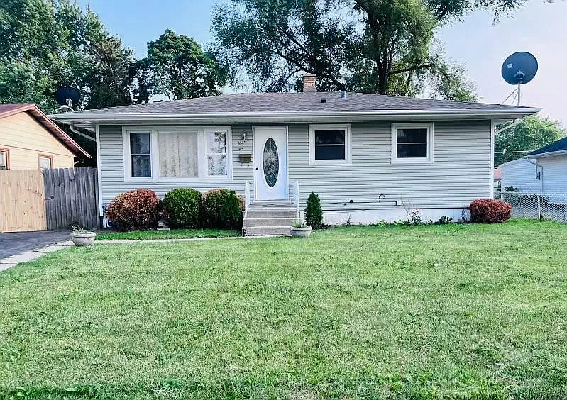 3 bed, 864 sqft, $1,750 — Photo 1