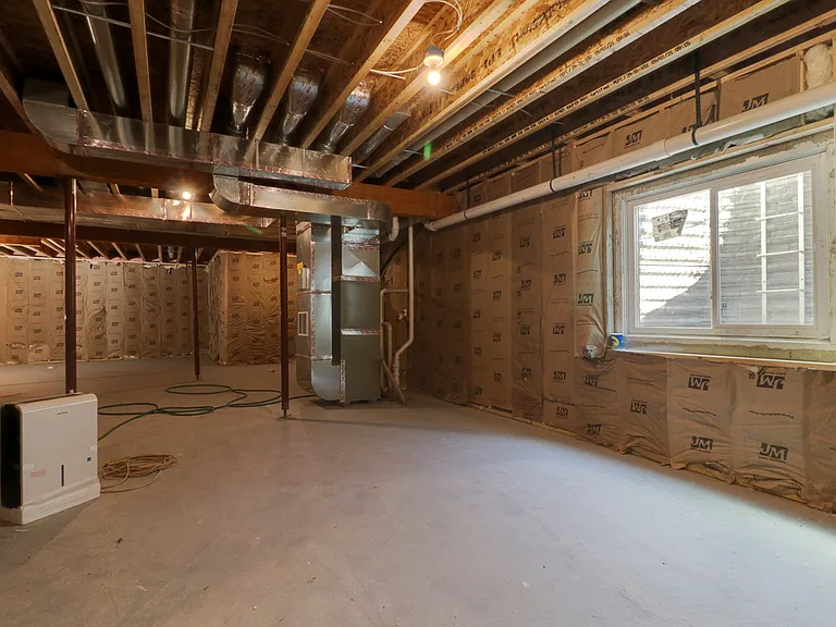 760 Kristin Dr — Photo 31