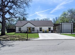 210 Stevens St, Bridgeport, TX 76426