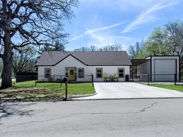 210 Stevens St, Bridgeport, TX 76426