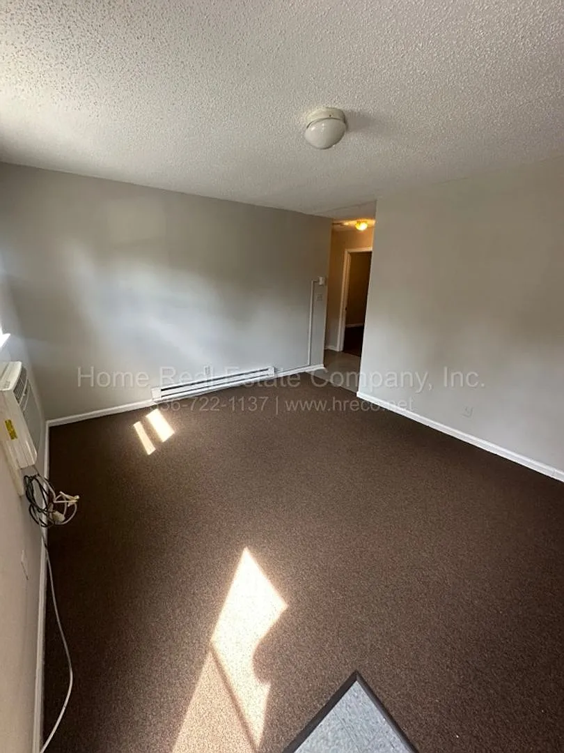 151 Westdale Avenue Apt A — Photo 2