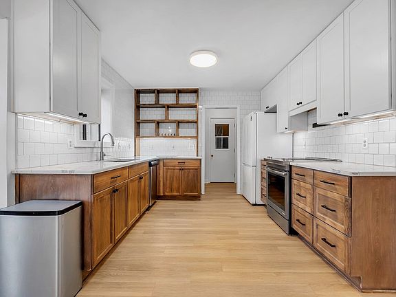 2nd image of 2020 Cynthia Dr