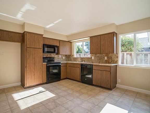 5th image of 1428 Sprucewood Dr