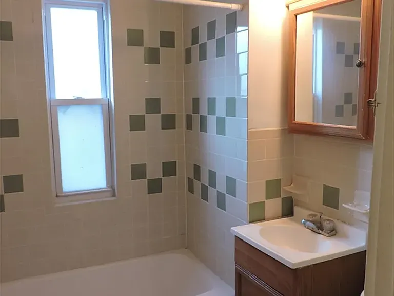 243 Highland Ave — Photo 4