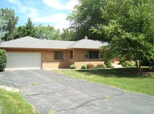 18930 W Pinecrest Ln, New Berlin, WI 53146