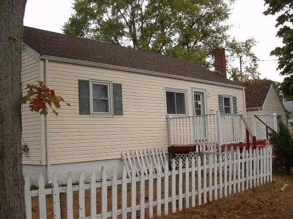 1 Hope St, West Babylon, NY 11704