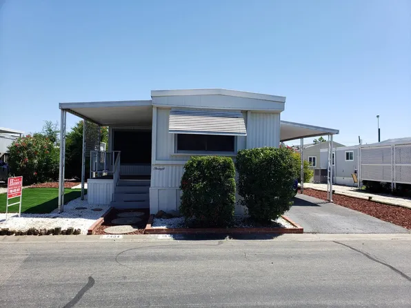 7404 White River Ln, Sacramento, CA 95842