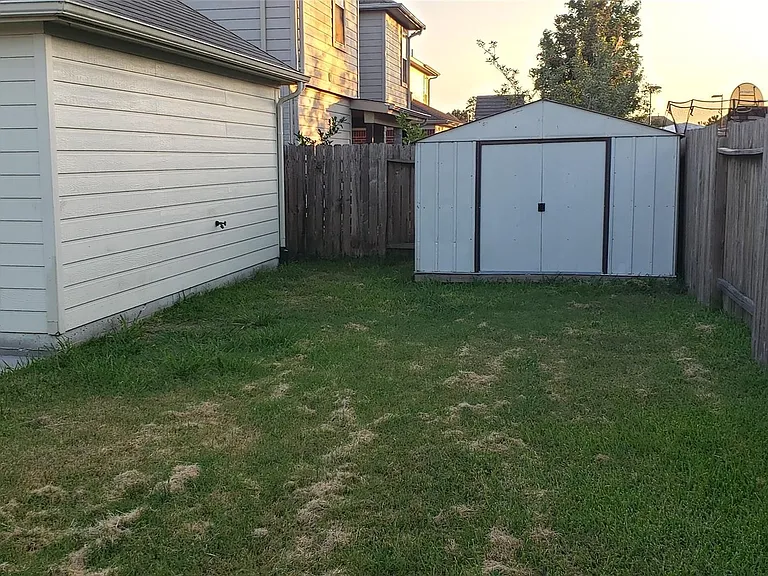 9923 Yearling Pl — Photo 35