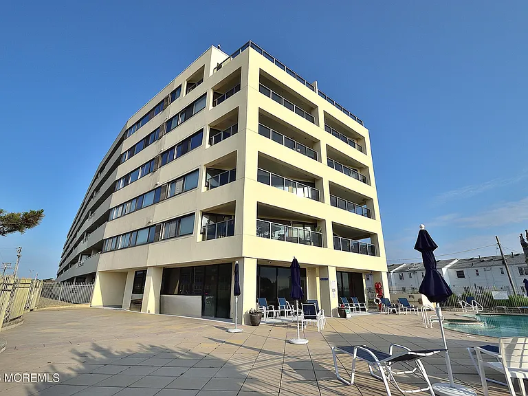 525 Ocean Blvd #106 — Photo 34
