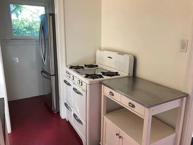 Fridge, Stove, Island