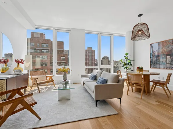 368 Third Avenue image 2 of 18