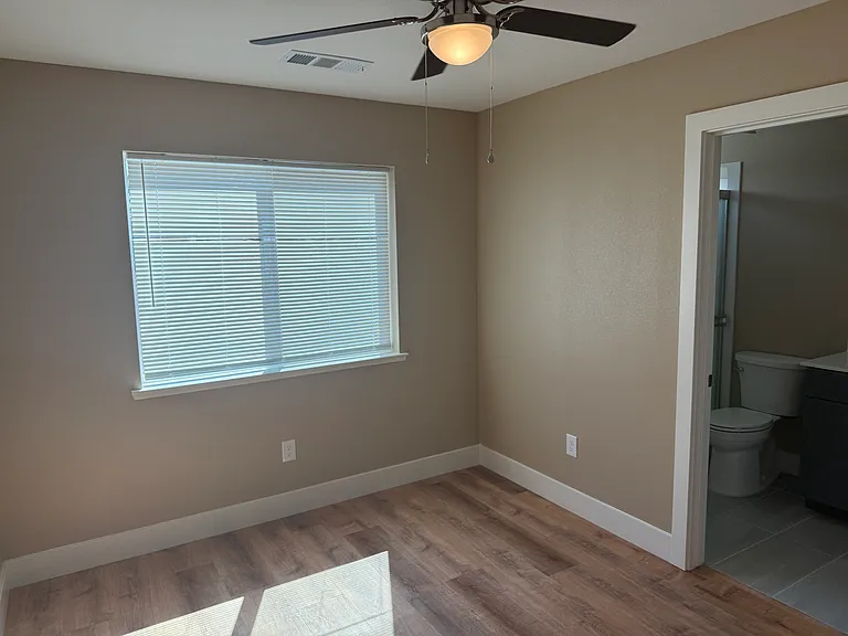 1237 Lyons Ave — Photo 15