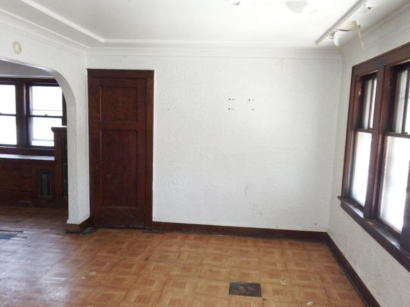 milwaukee-wisconsin-447537639 picture