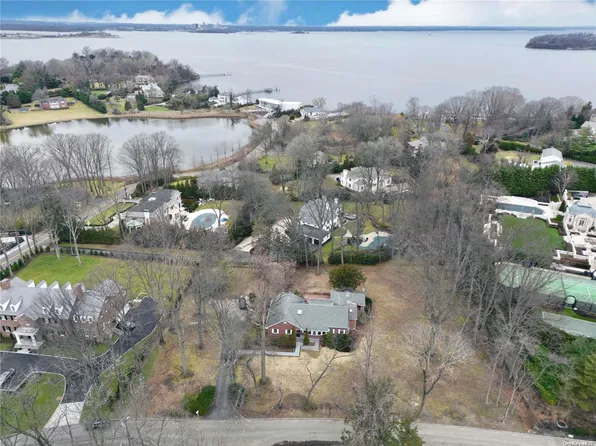 4 Dock Lane, Great Neck, NY 11024