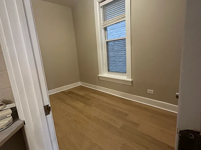 854 N Hermitage Ave #2F — Photo 9