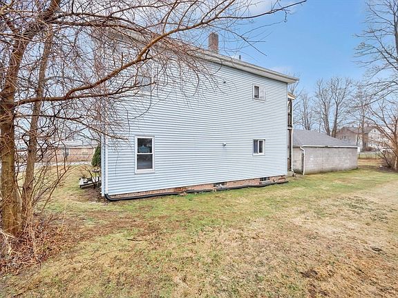 3rd image of 42-42 Jefferson St #R