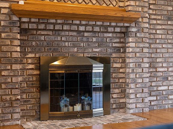 5th image of 465 Woodhollow Ln