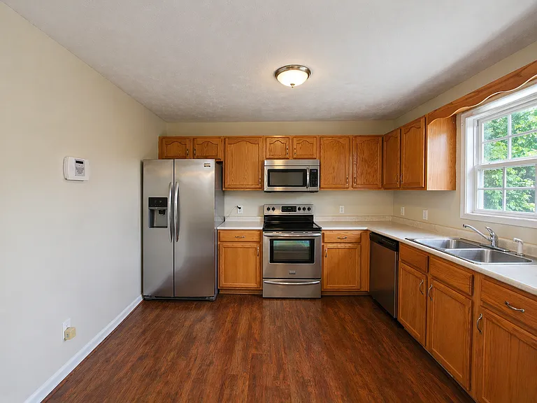 994 Bobcat Dr — Photo 8