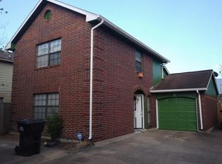 6 Regency Ln, Houston, TX 77088