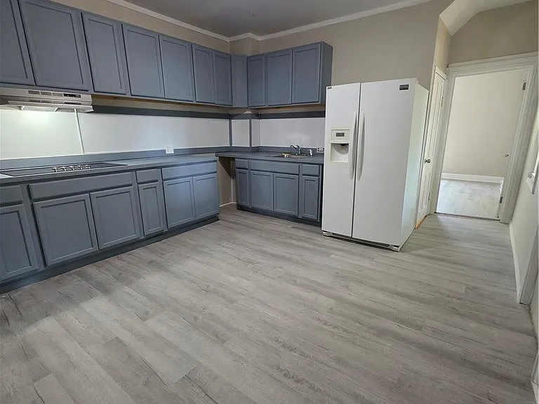 533 E Market St #1 — Photo 11