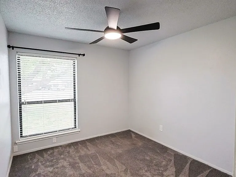 1710 Bob White Ct — Photo 12