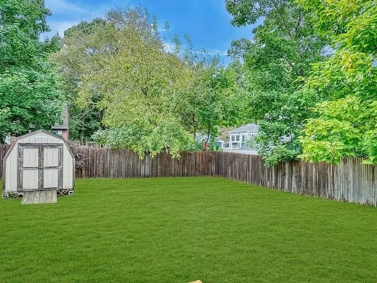 6 Willow St — Photo 7