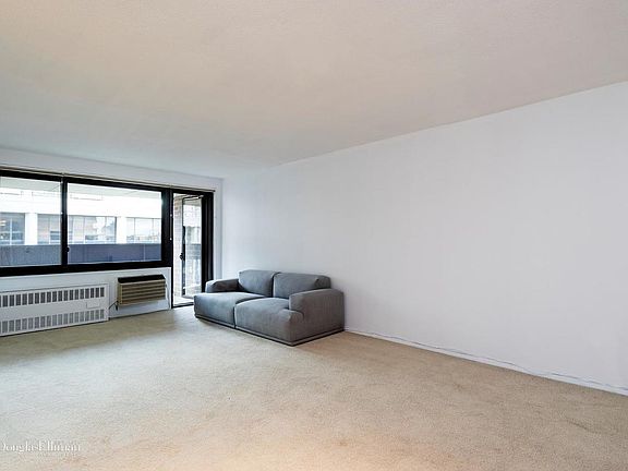 4th image of 80 Gold St #11J