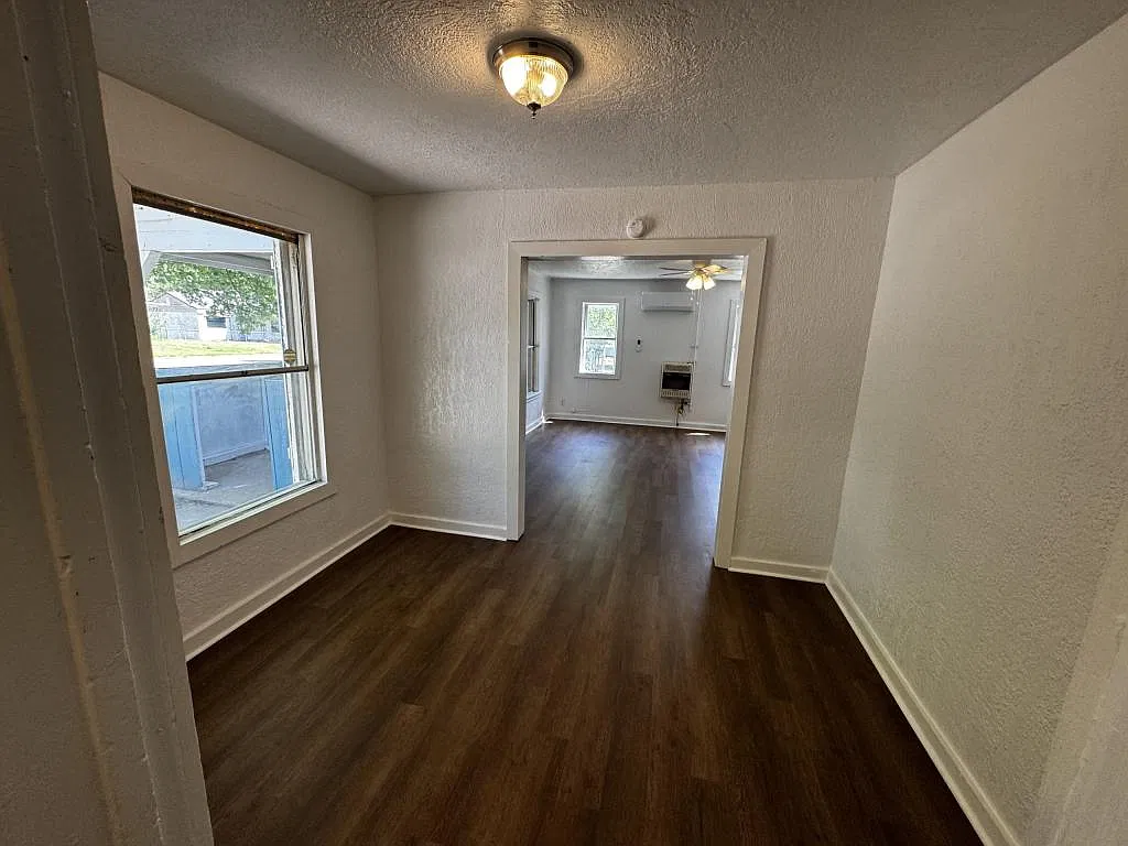 2313 B St NE — Photo 4