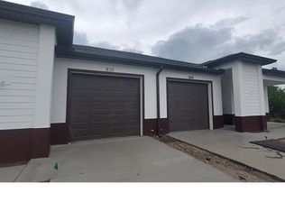 884 Apartment St E, Lehigh Acres, FL 33974