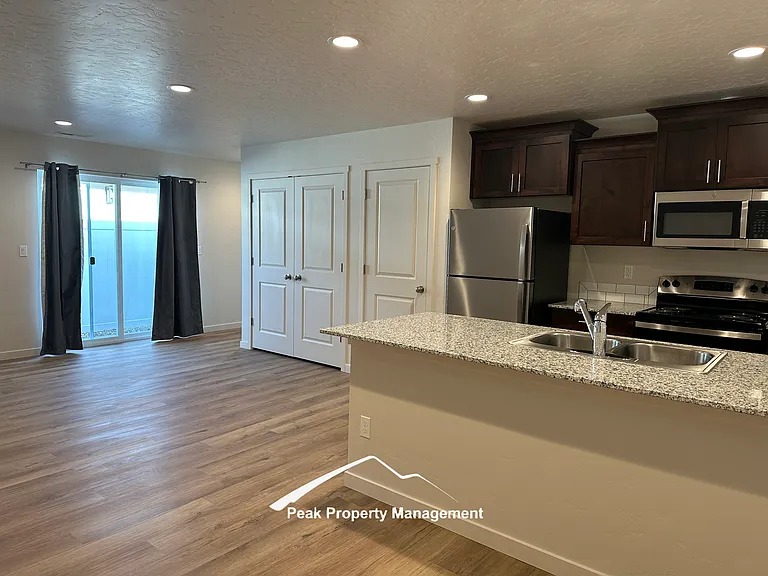 919 N Filly Ave — Photo 6