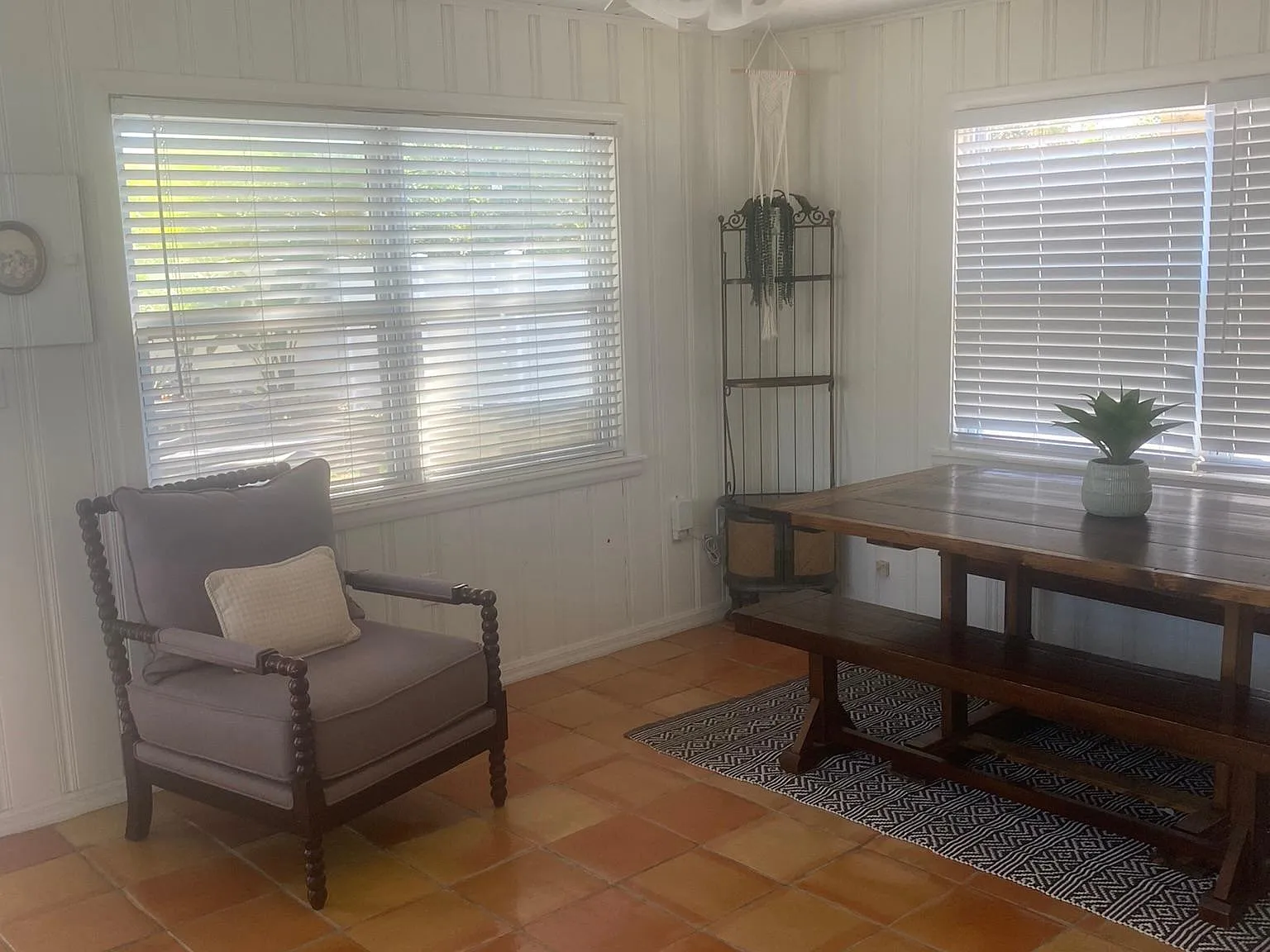 2164 Magnolia St — Photo 3