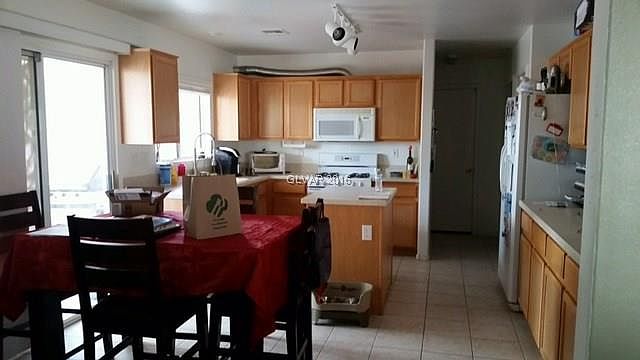 2nd image of 4213 Catalan Sails Ave