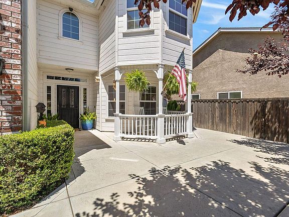 4th image of 985 Black Rock Court