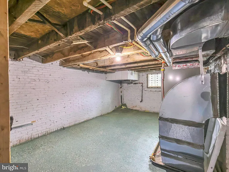 555 Presstman St — Photo 34