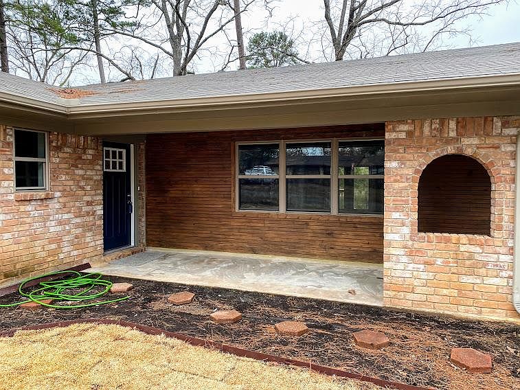 1st image of 702 Ruby Ln