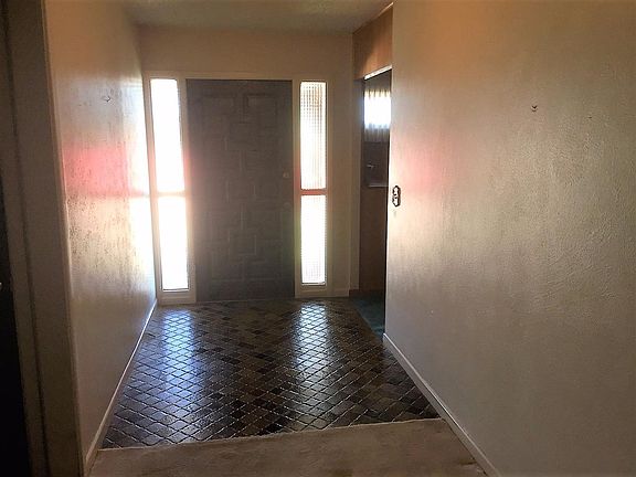 2nd image of 502 Shelly Dr