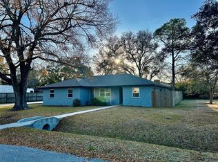 2406 Lynn Dr, Pearland, TX 77581