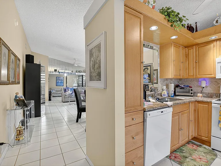 6234 Pointe Regal Cir — Photo 18